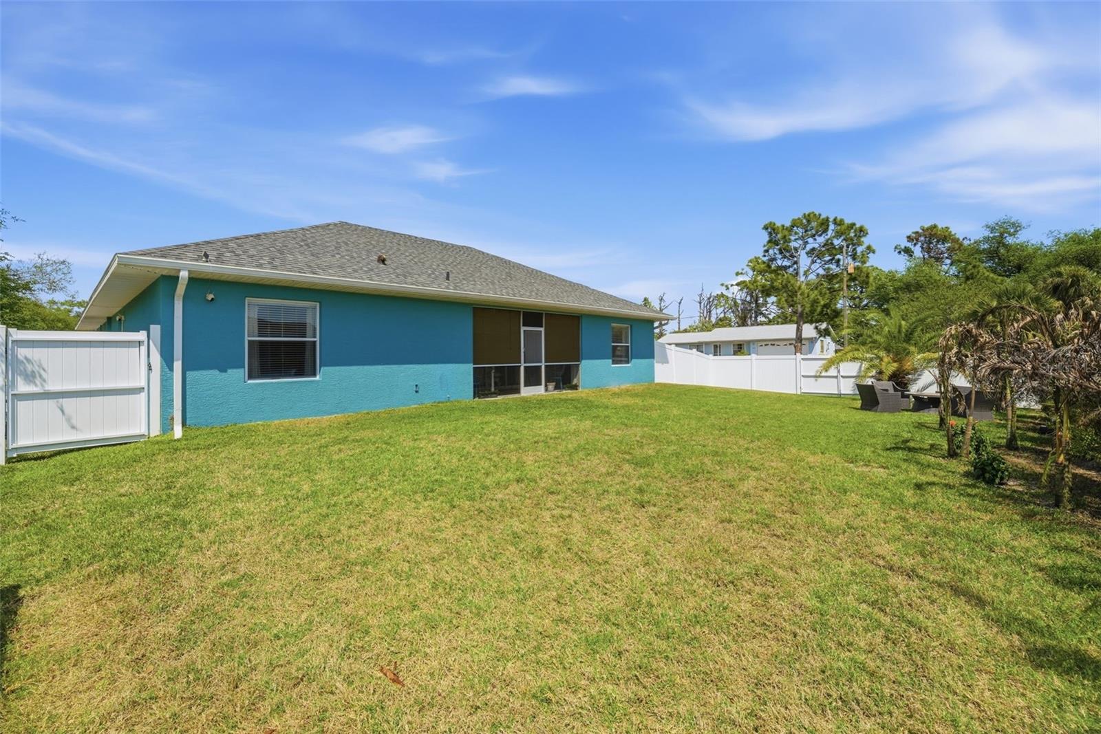 Image 36 of 48 For 10249 Bay Avenue