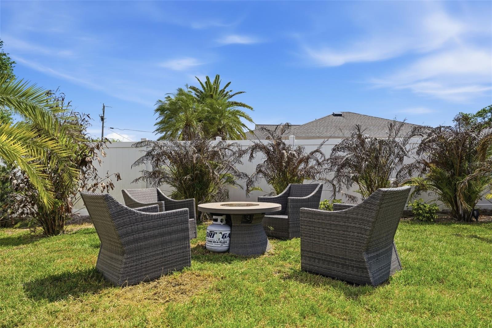 Image 38 of 48 For 10249 Bay Avenue