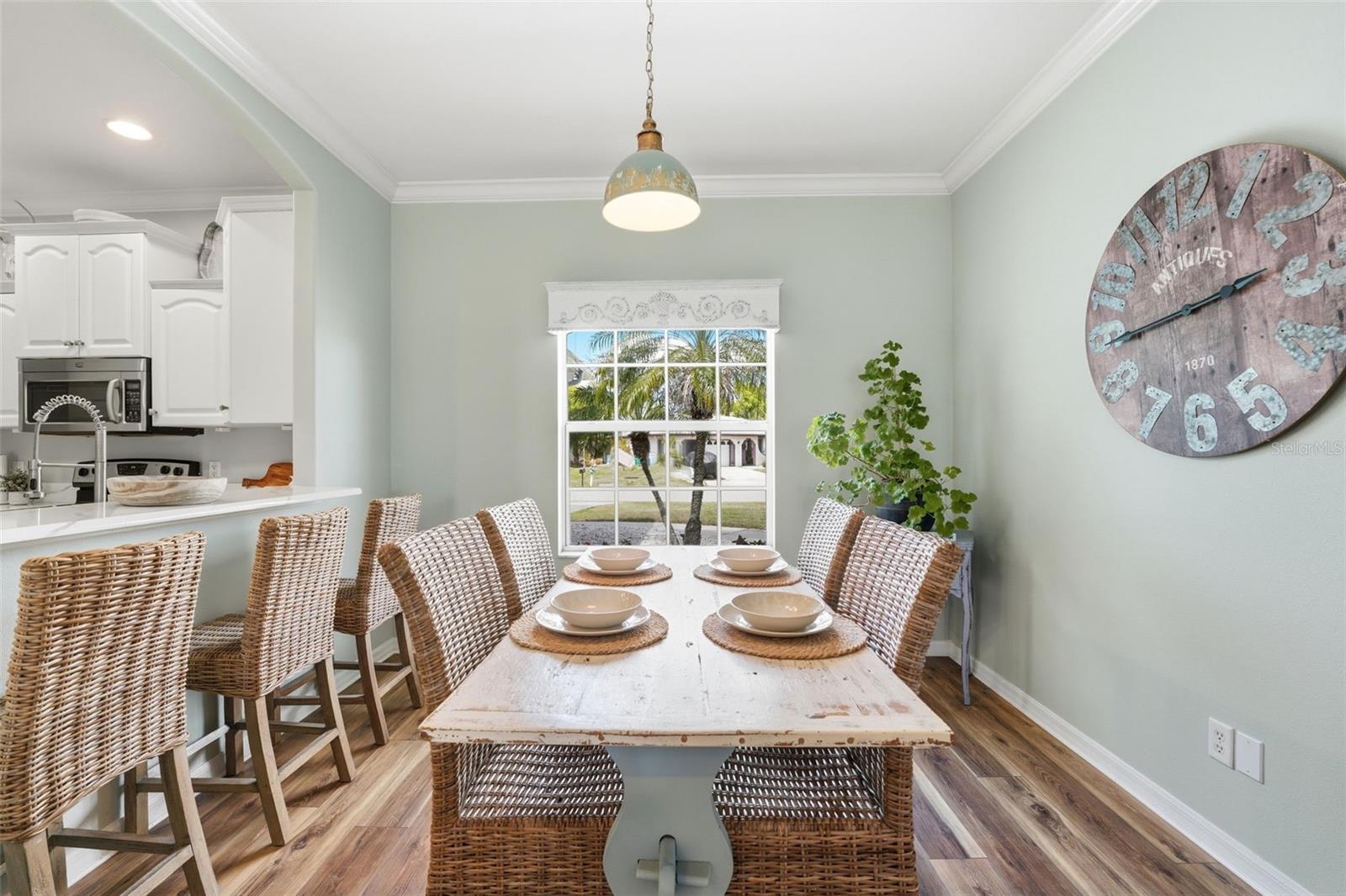 Image 9 of 48 For 10249 Bay Avenue