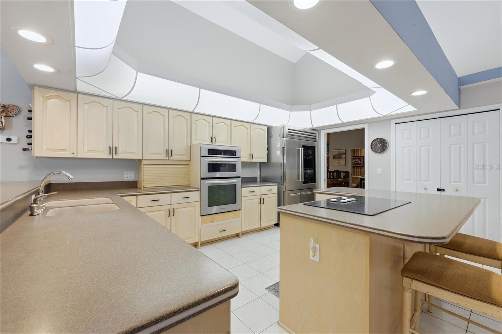 Image 11 of 44 For 1711 Bayshore Drive