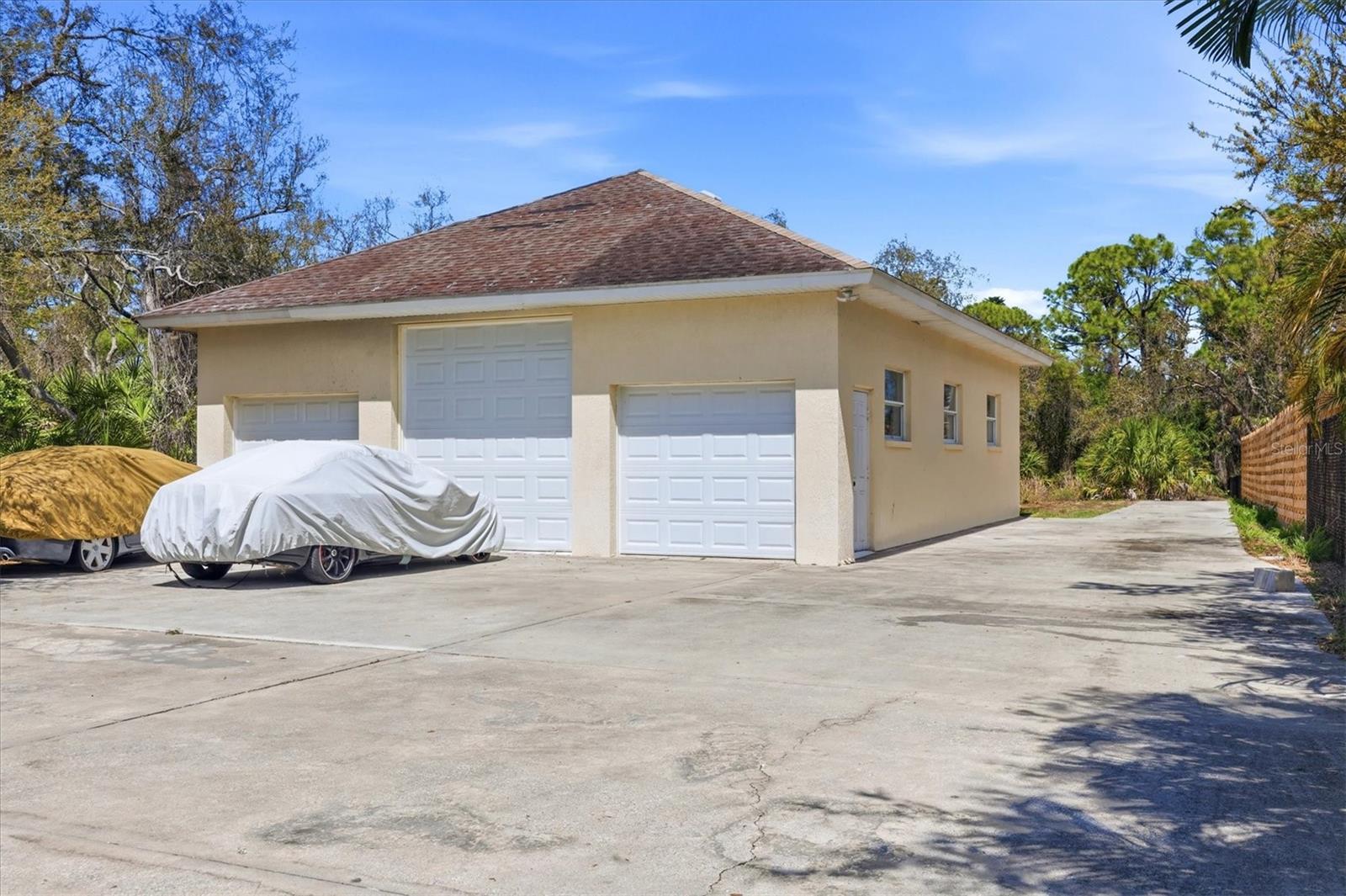 Image 5 of 44 For 1711 Bayshore Drive