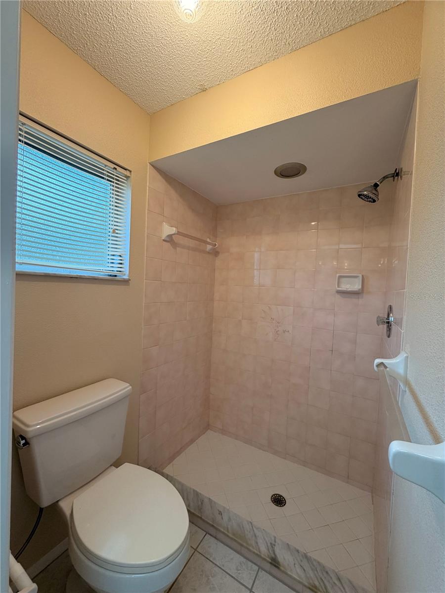 Image 12 of 33 For 25043 Palisade Road