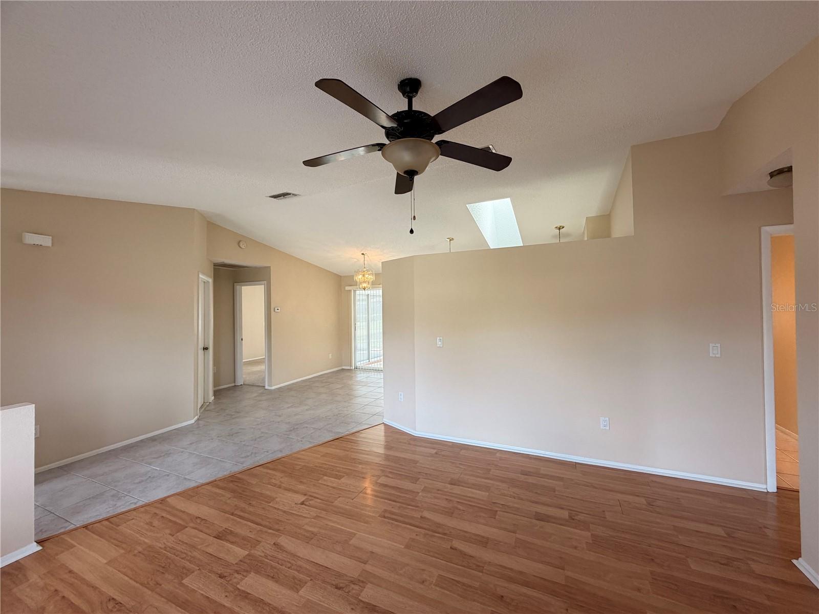 Image 15 of 33 For 25043 Palisade Road