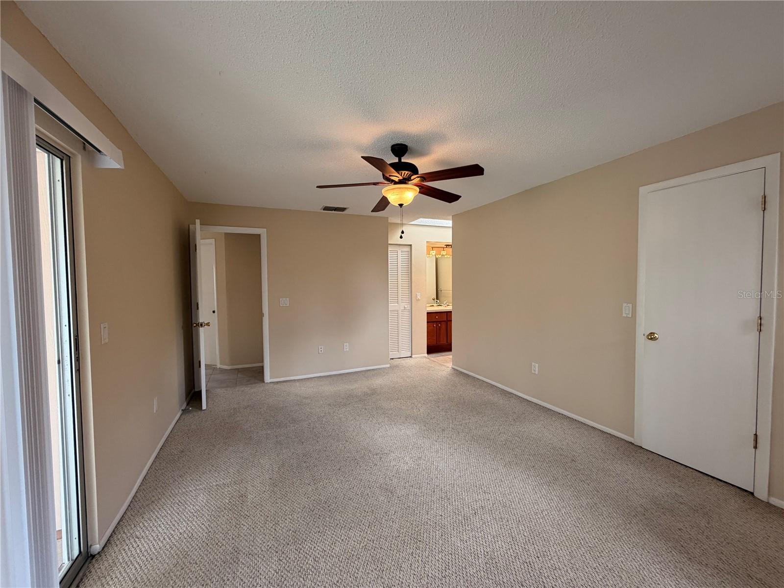 Image 7 of 33 For 25043 Palisade Road