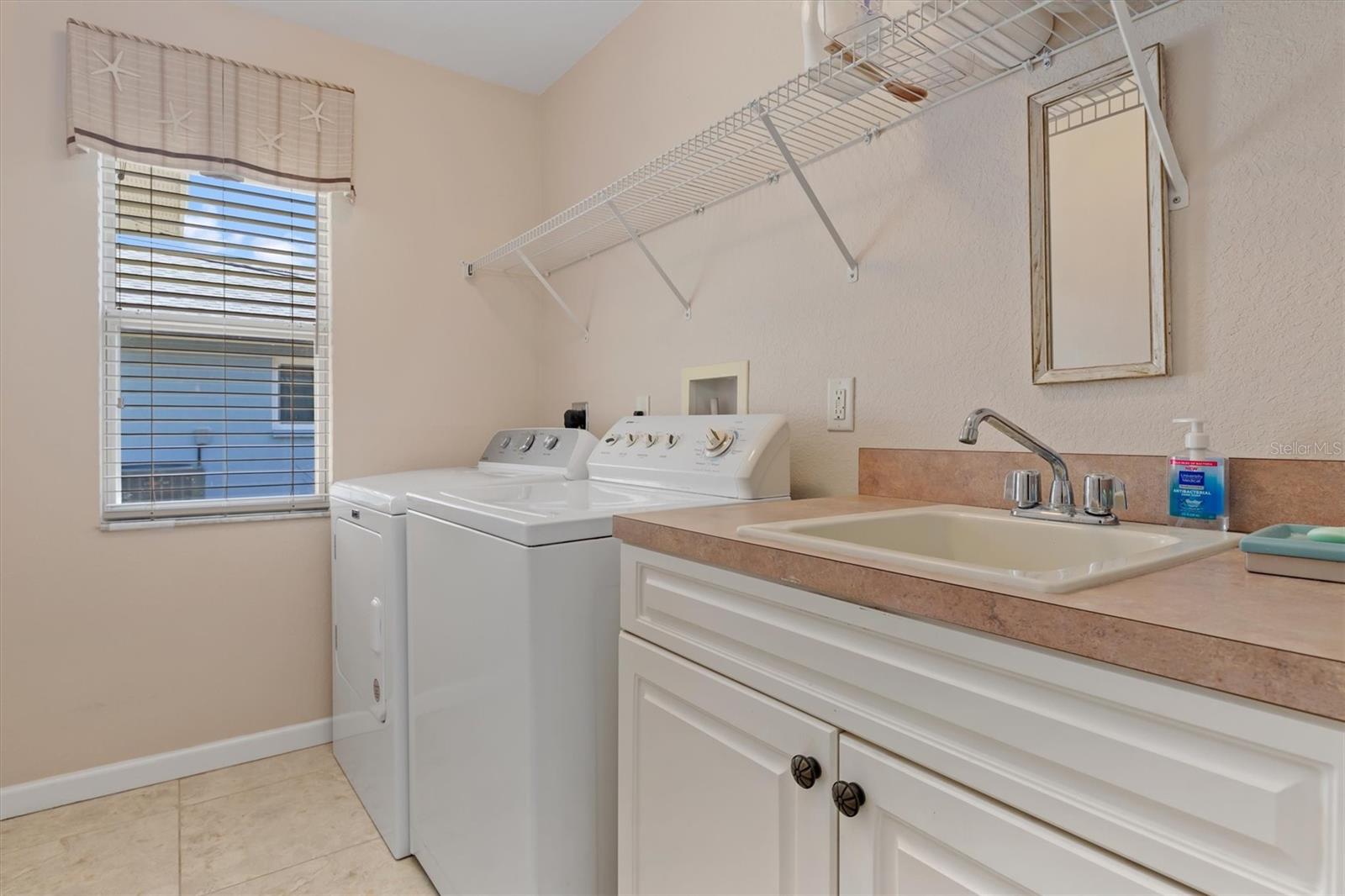 Image 24 of 43 For 10123 Topsail Avenue