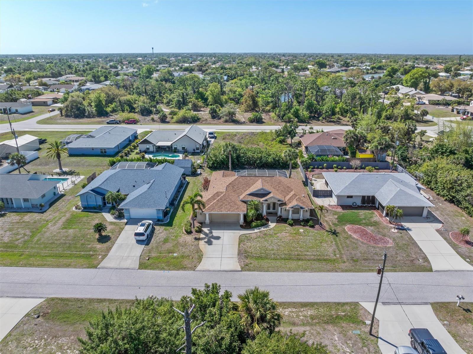 Image 36 of 43 For 10123 Topsail Avenue