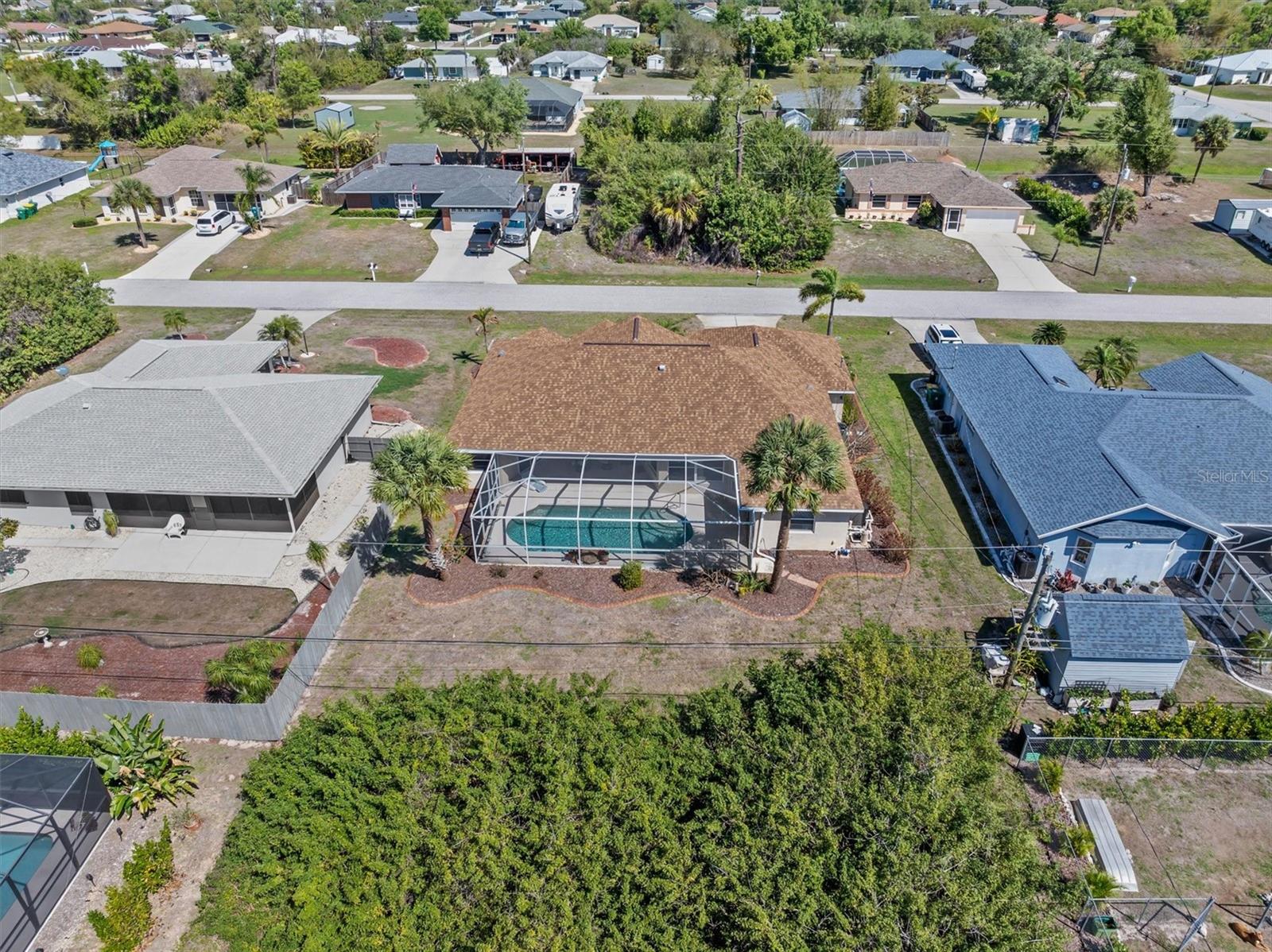 Image 38 of 43 For 10123 Topsail Avenue