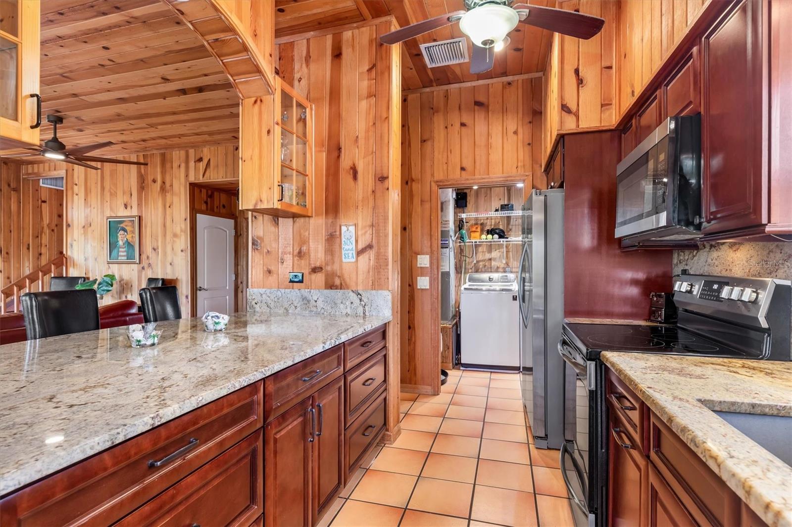 Image 11 of 64 For 51 Palm Drive