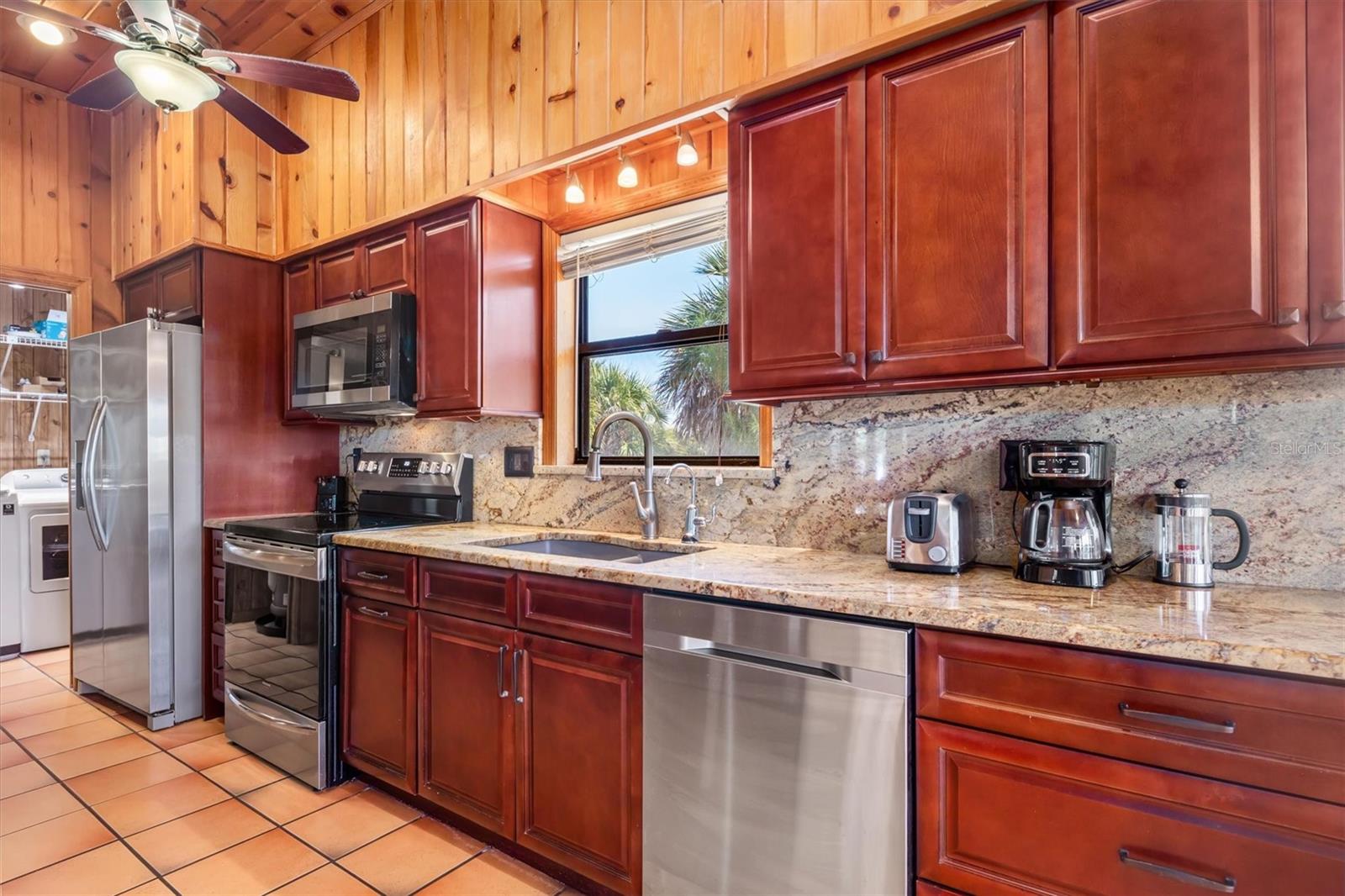 Image 12 of 64 For 51 Palm Drive