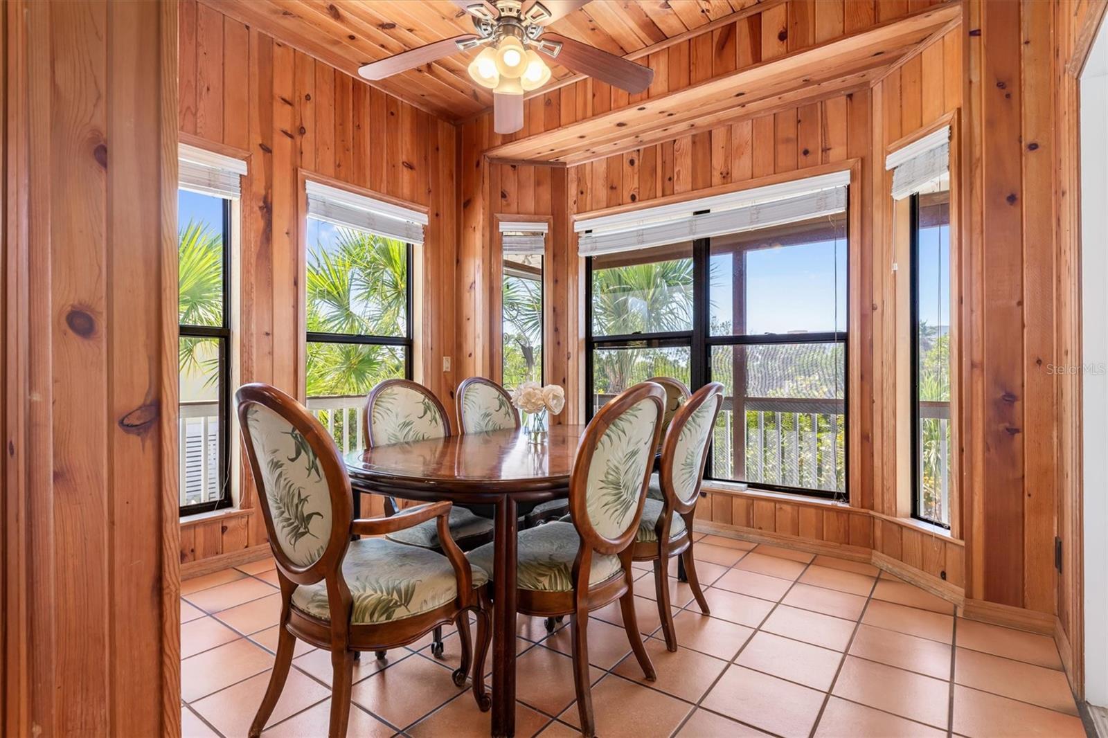 Image 13 of 64 For 51 Palm Drive