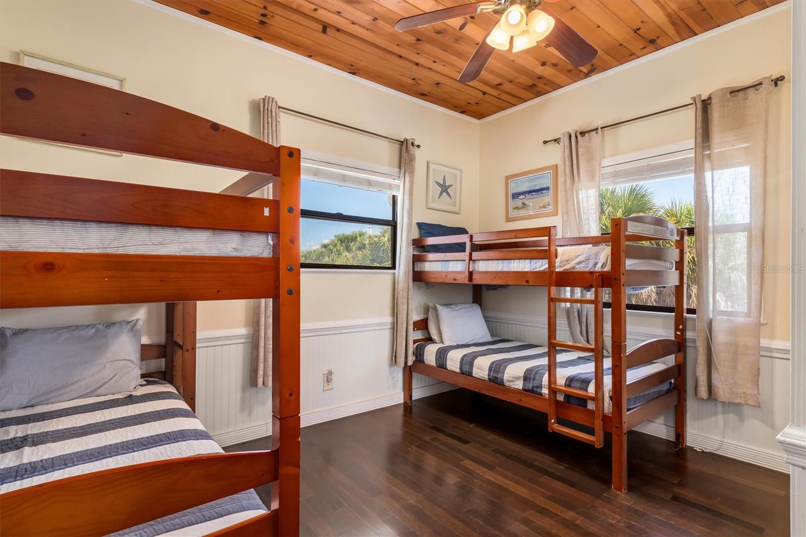 Image 15 of 64 For 51 Palm Drive