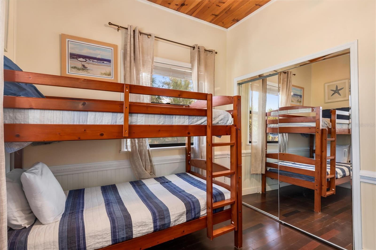 Image 16 of 64 For 51 Palm Drive