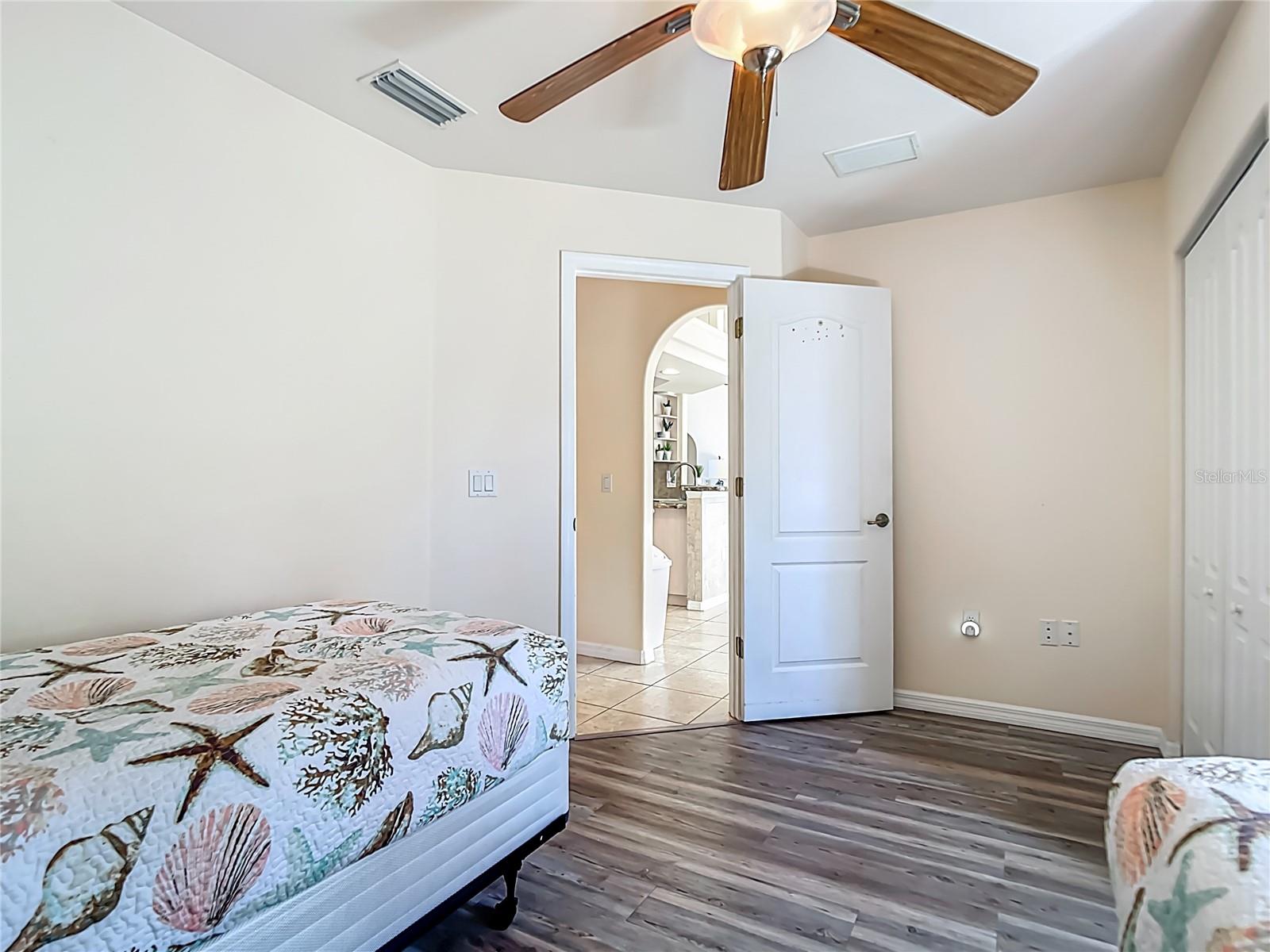 Image 24 of 51 For 145 Spur Drive