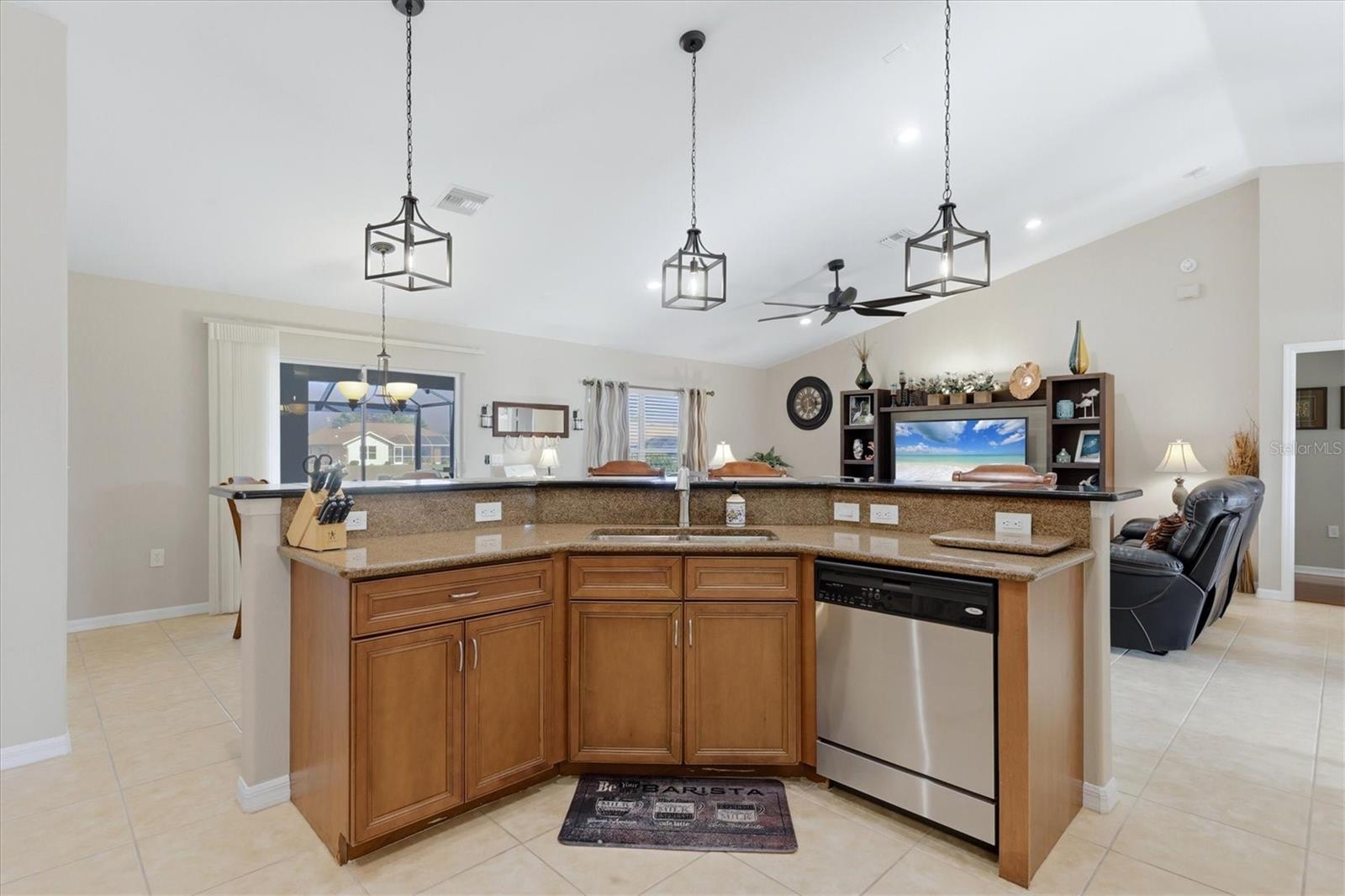 Image 12 of 31 For 827 Rotonda Circle