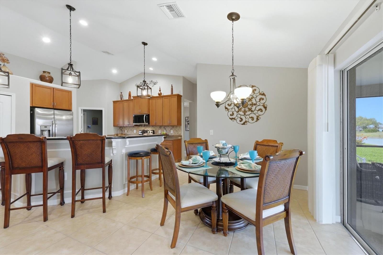 Image 13 of 31 For 827 Rotonda Circle