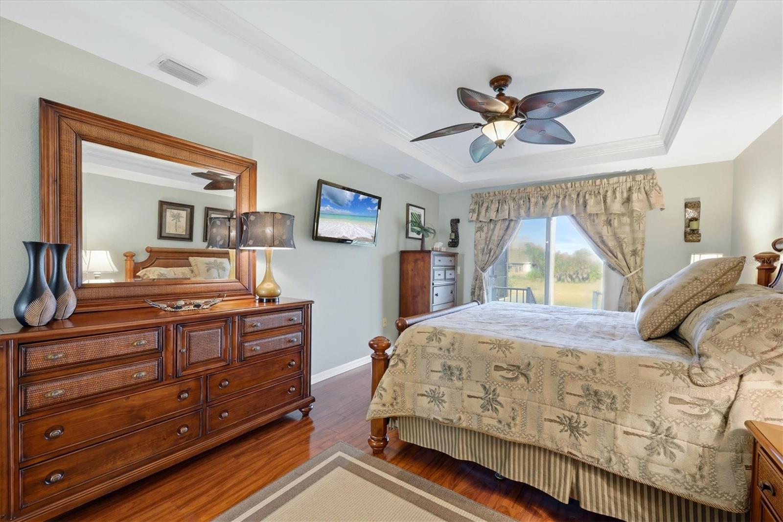 Image 18 of 31 For 827 Rotonda Circle