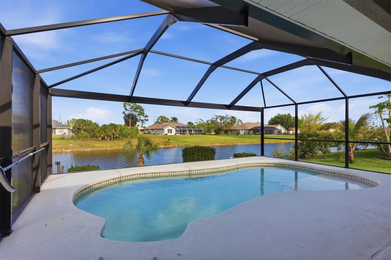 Image 27 of 31 For 827 Rotonda Circle