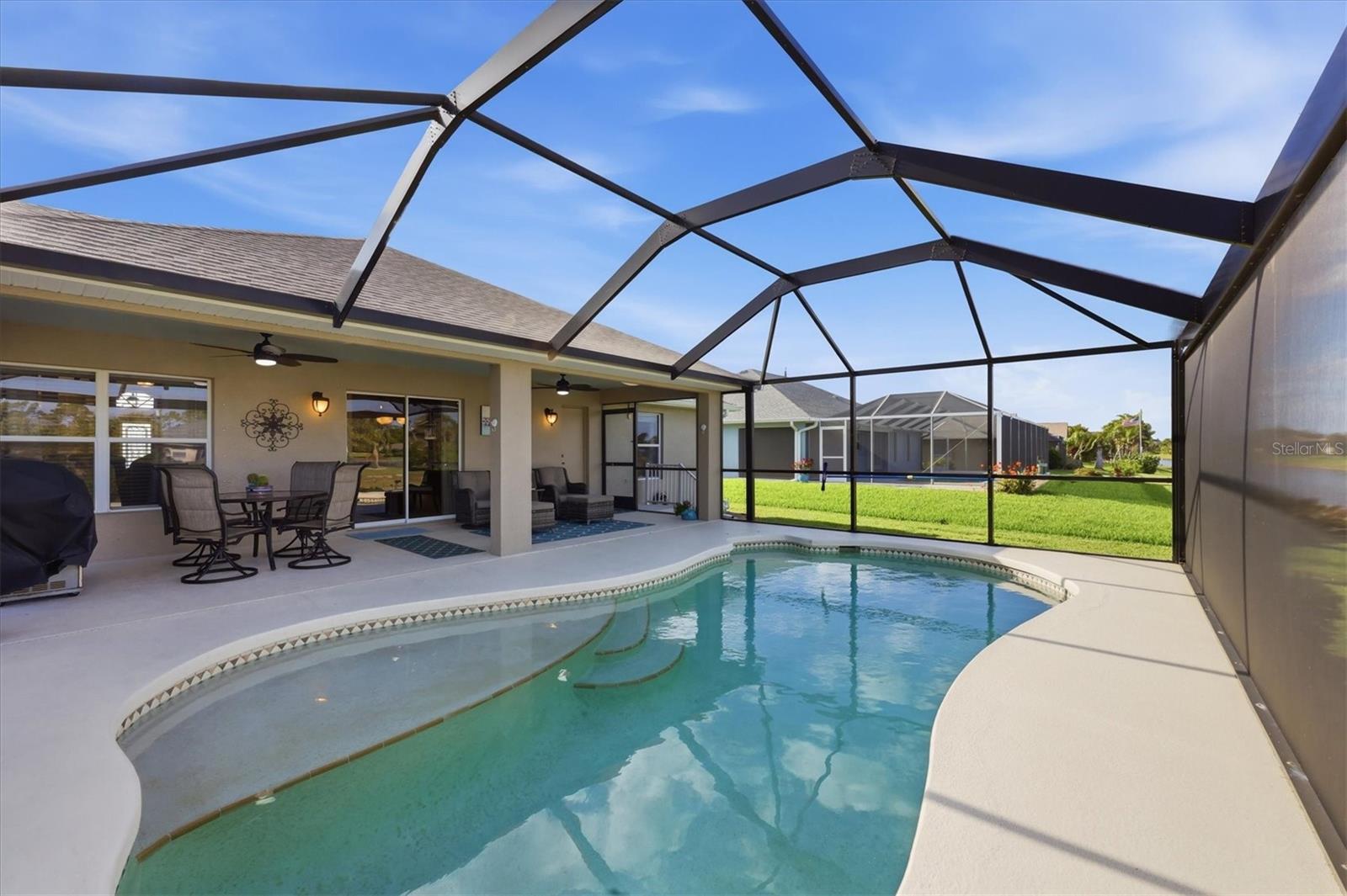 Image 28 of 31 For 827 Rotonda Circle