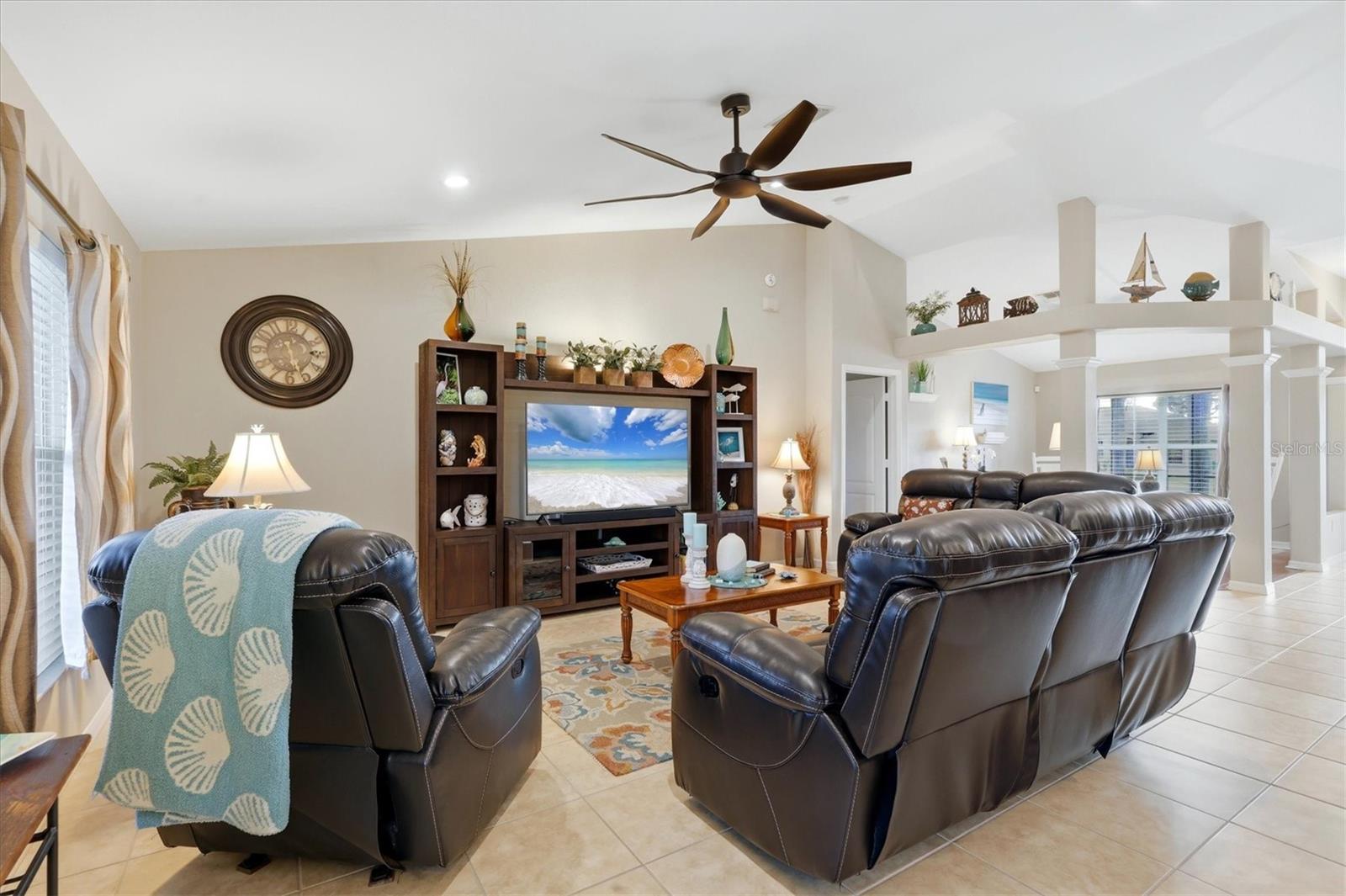 Image 8 of 31 For 827 Rotonda Circle