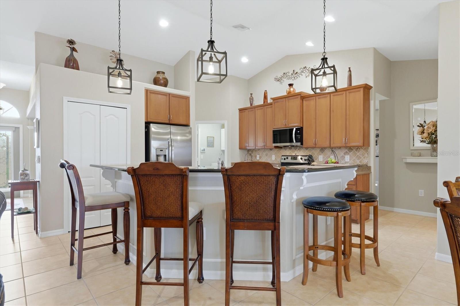 Image 9 of 31 For 827 Rotonda Circle