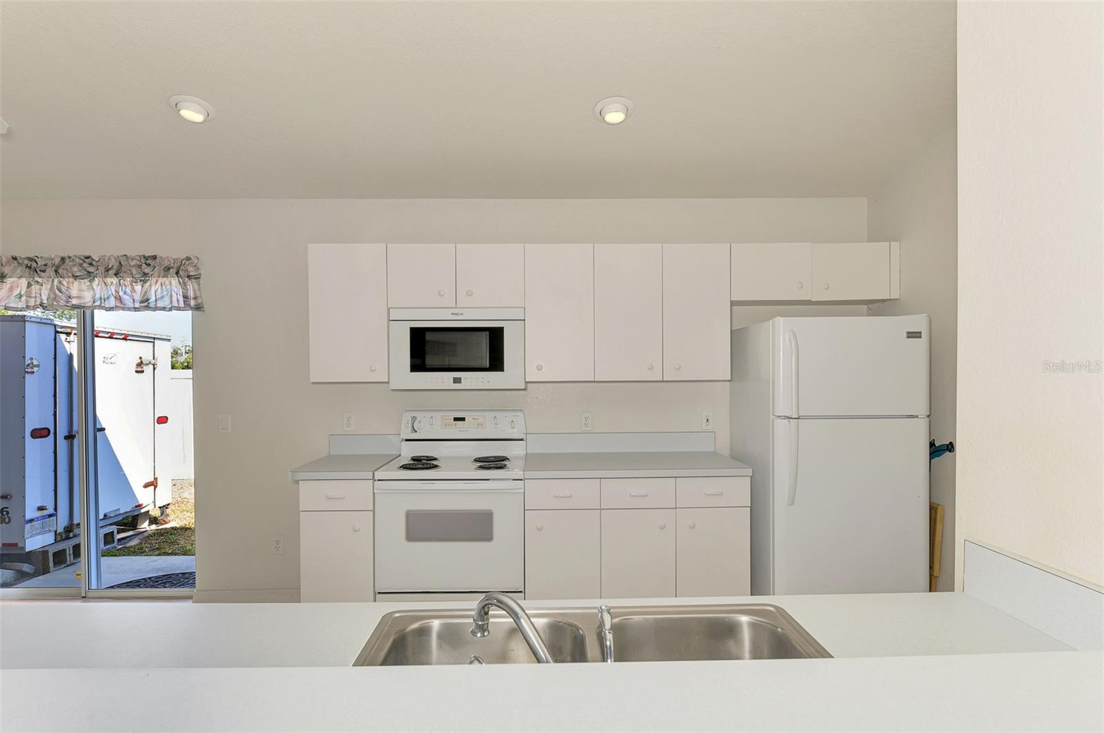 Image 14 of 56 For 13608 Clara Lane