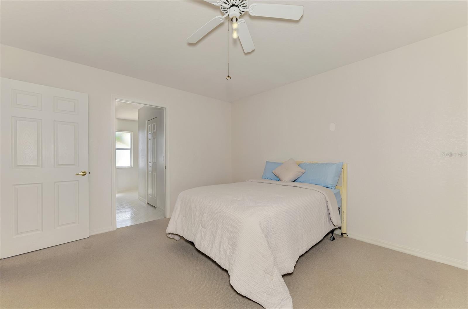 Image 30 of 56 For 13608 Clara Lane