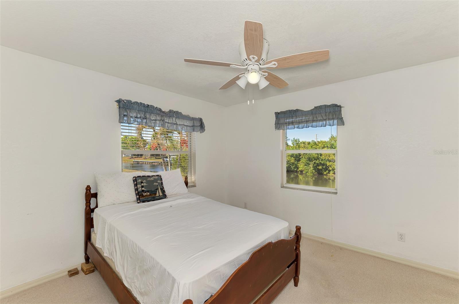 Image 32 of 56 For 13608 Clara Lane