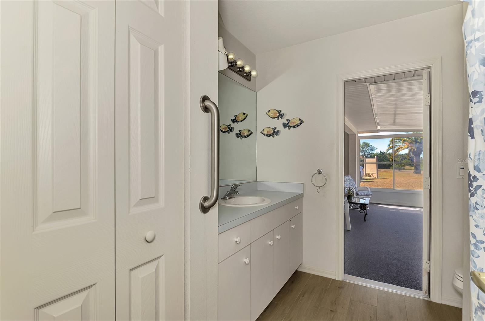 Image 33 of 56 For 13608 Clara Lane