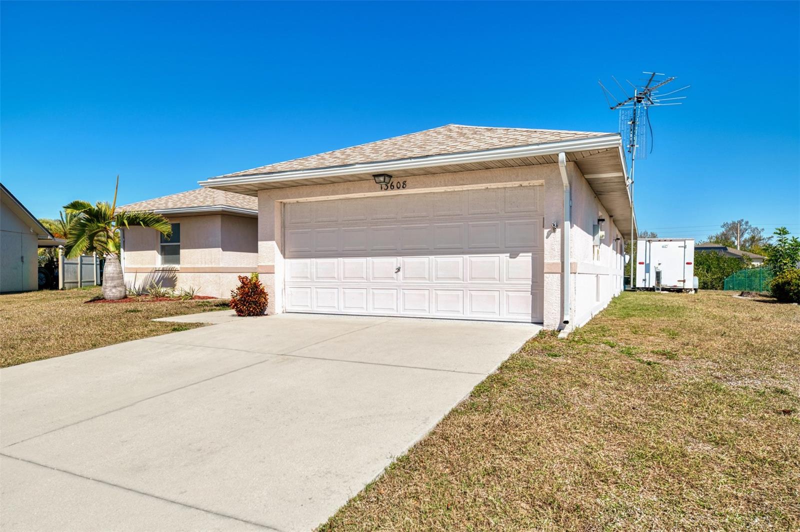 Image 41 of 56 For 13608 Clara Lane