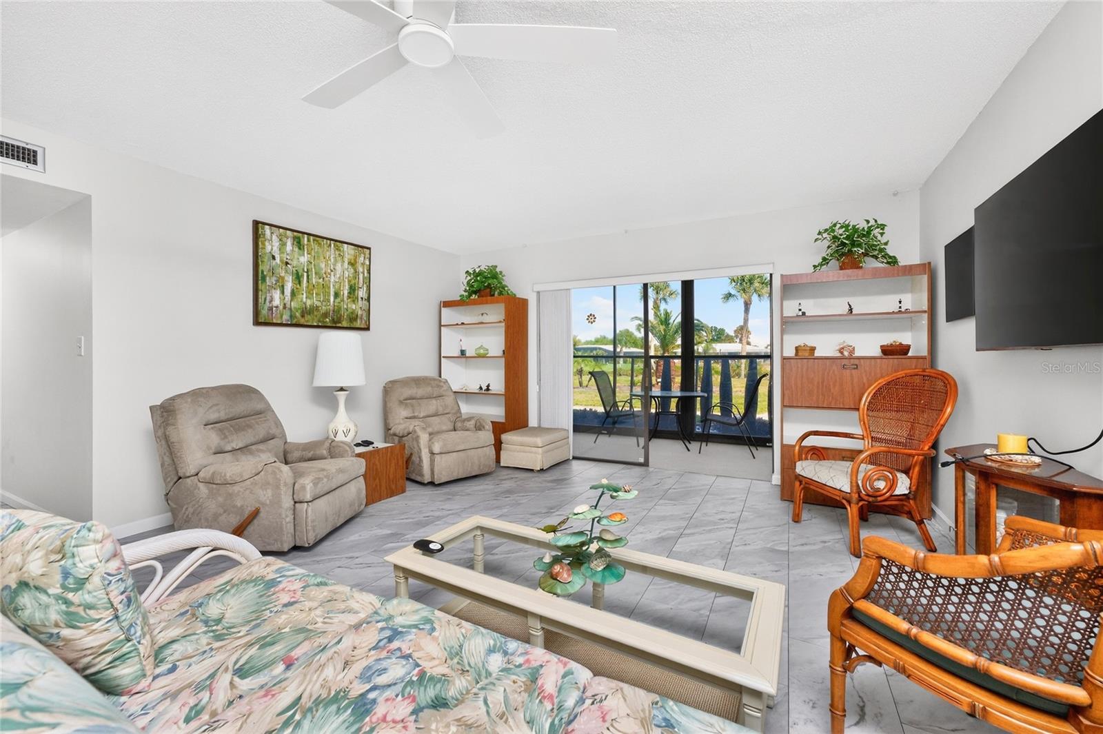 Image 12 of 42 For 96 Boundary Boulevard 132