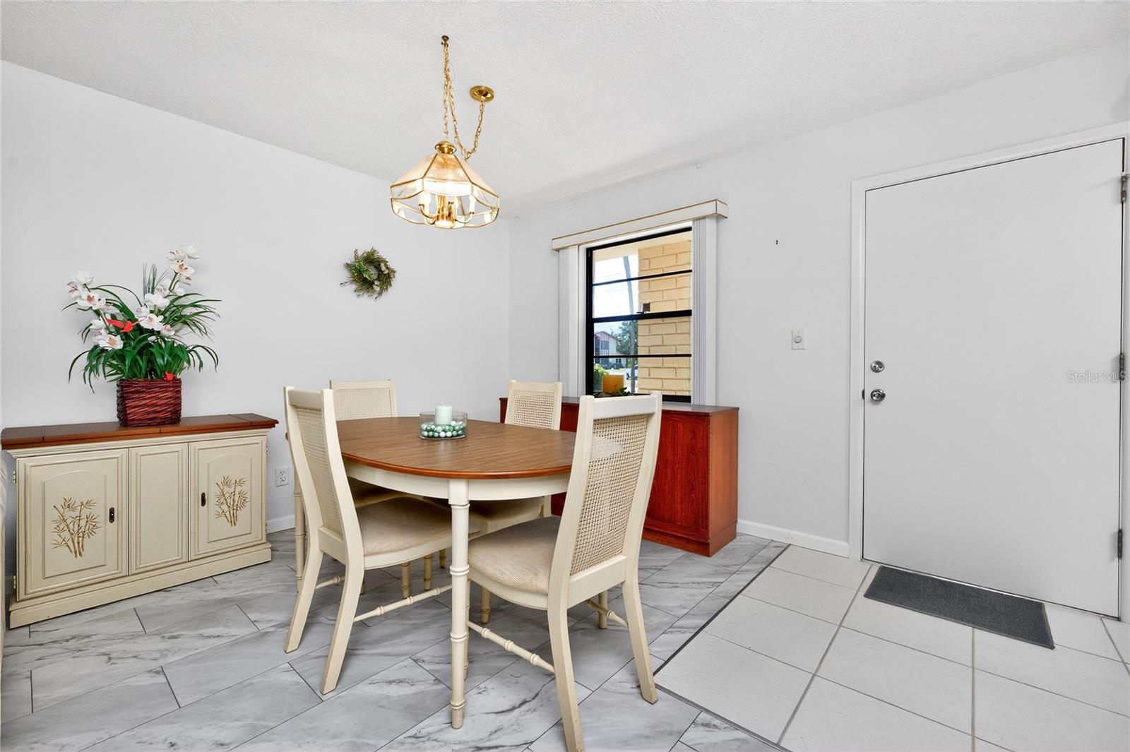 Image 14 of 42 For 96 Boundary Boulevard 132