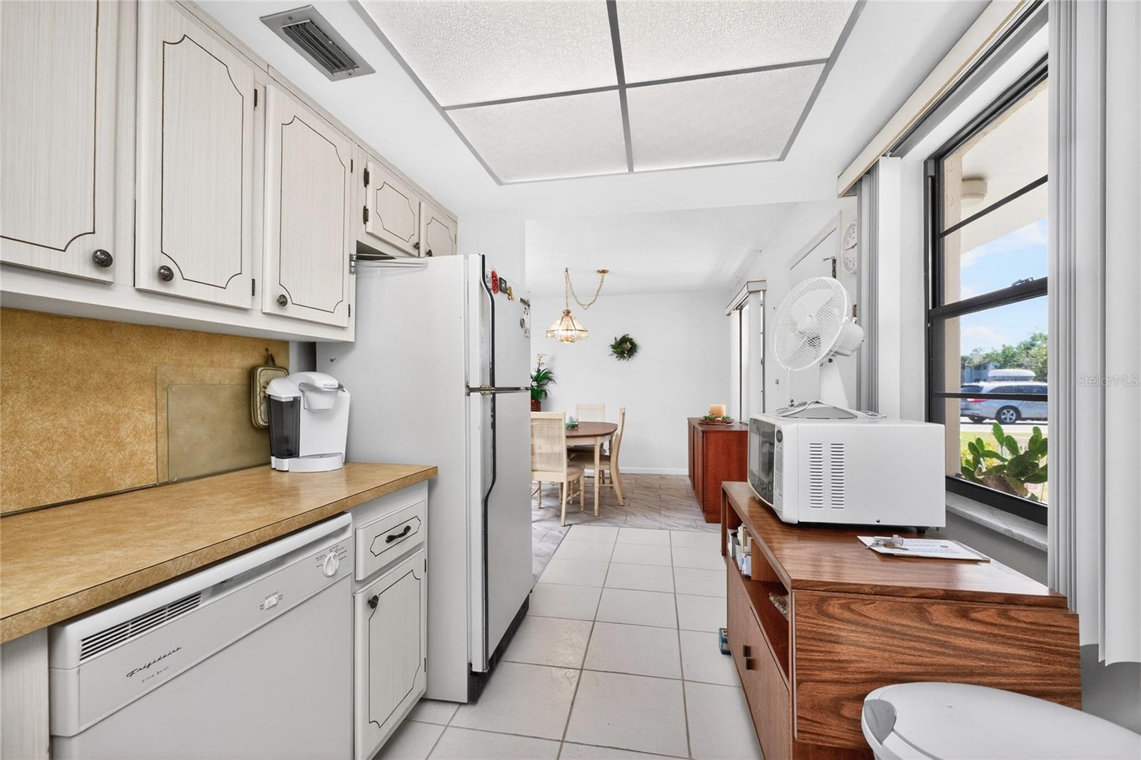 Image 19 of 42 For 96 Boundary Boulevard 132