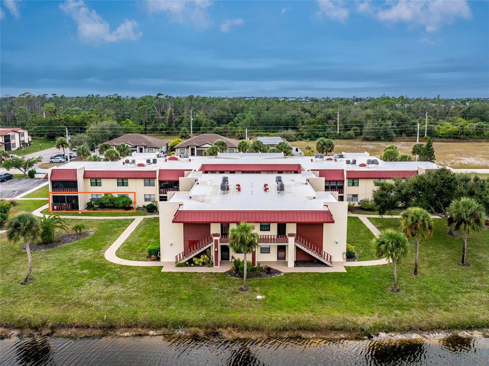 Image 2 of 42 For 96 Boundary Boulevard 132