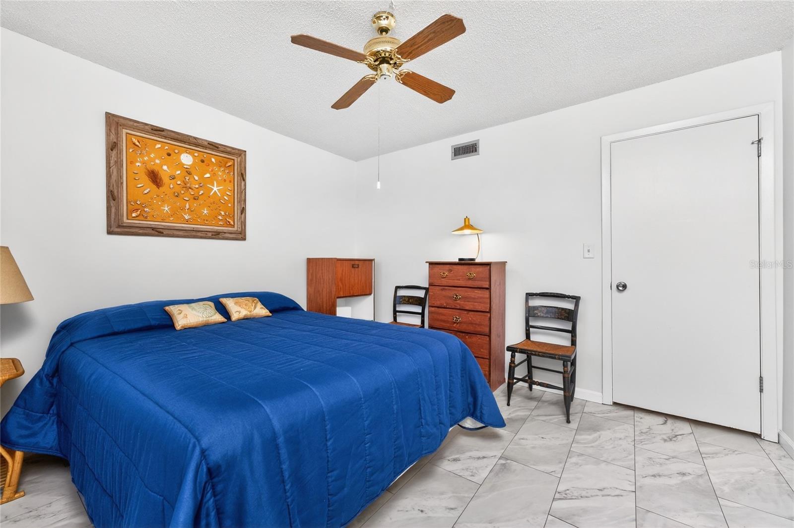 Image 21 of 42 For 96 Boundary Boulevard 132