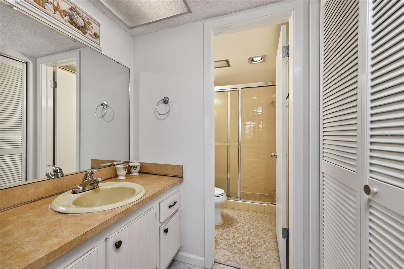 Image 27 of 42 For 96 Boundary Boulevard 132