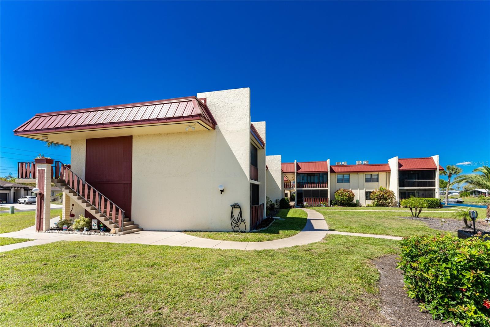 Image 33 of 42 For 96 Boundary Boulevard 132