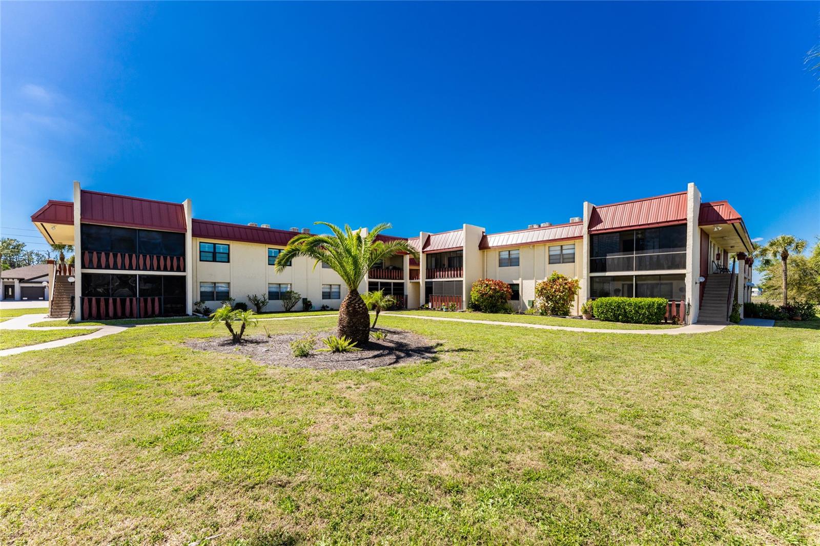 Image 34 of 42 For 96 Boundary Boulevard 132