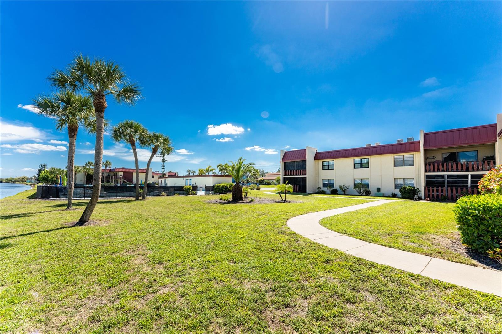 Image 36 of 42 For 96 Boundary Boulevard 132