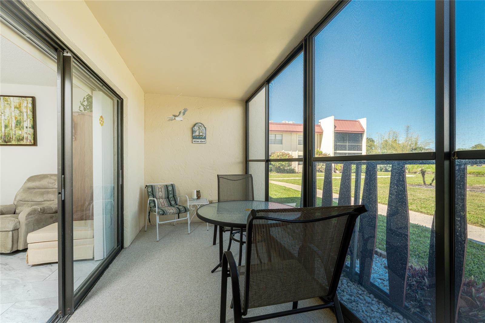 Image 5 of 42 For 96 Boundary Boulevard 132