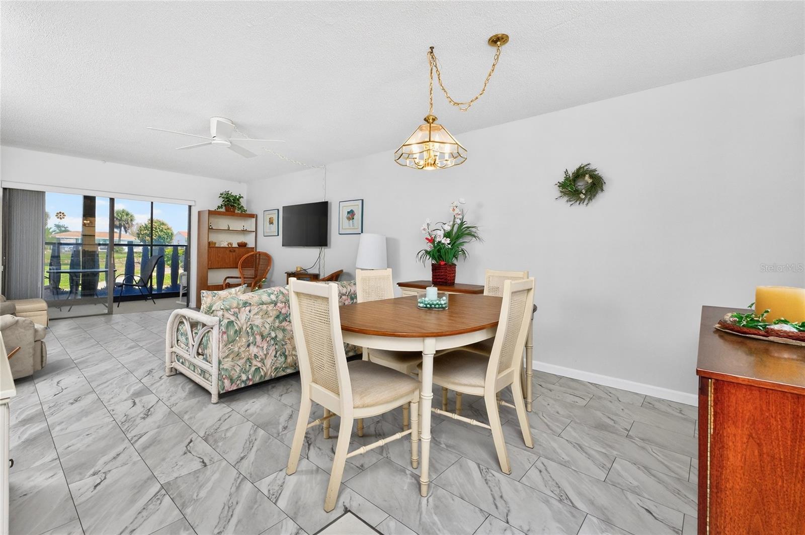 Image 9 of 42 For 96 Boundary Boulevard 132