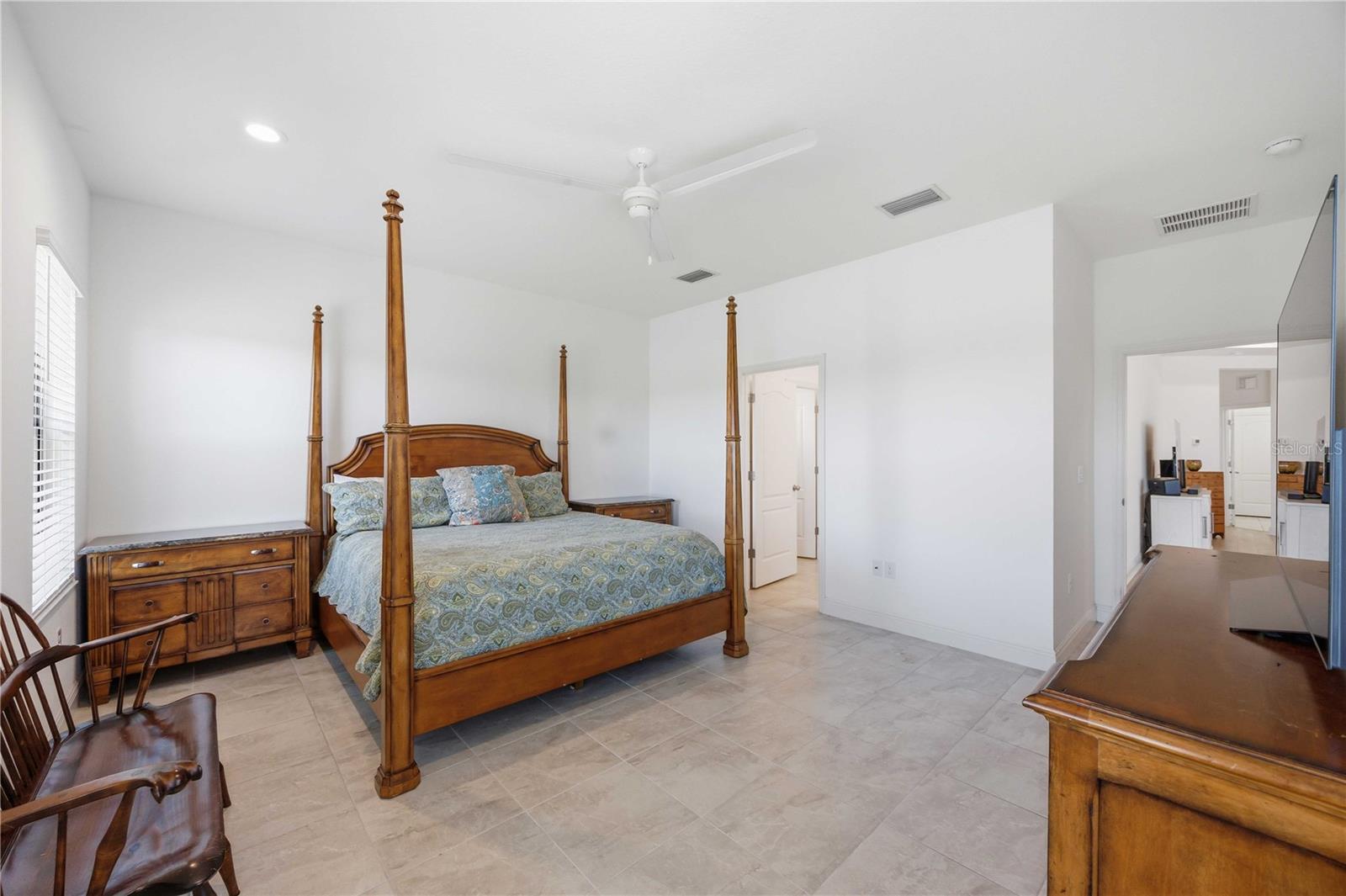 Image 26 of 62 For 225 Benedetto Court