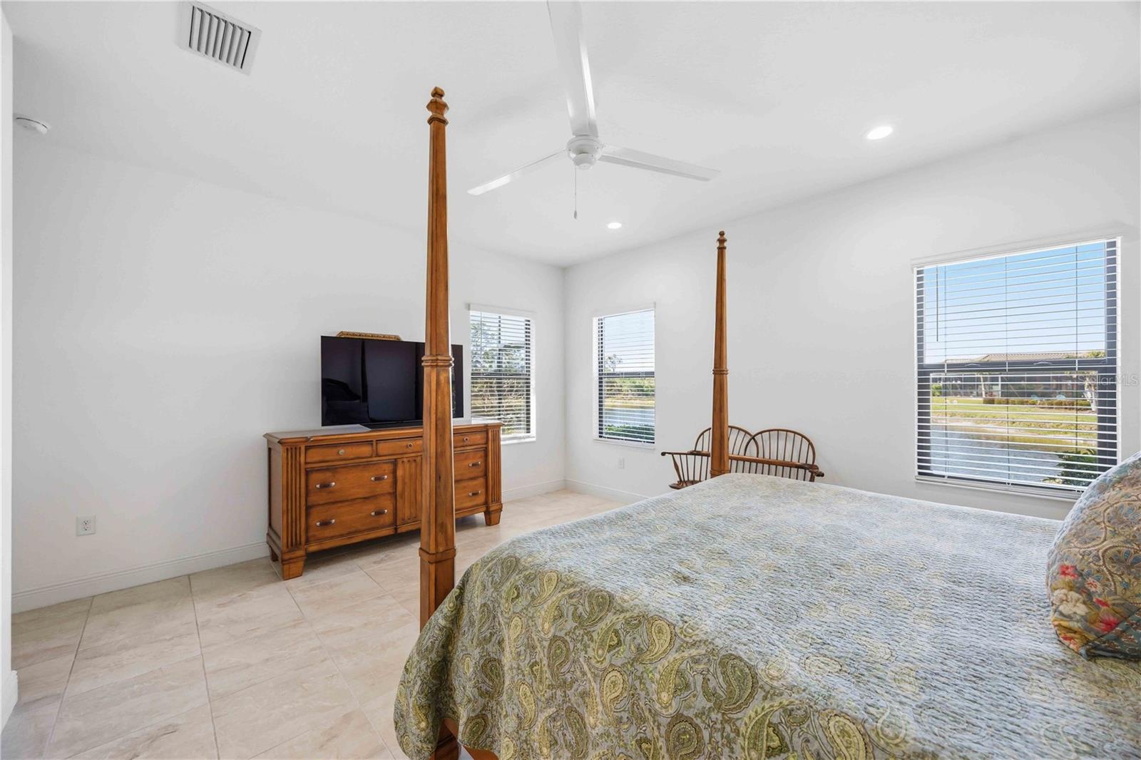 Image 28 of 62 For 225 Benedetto Court