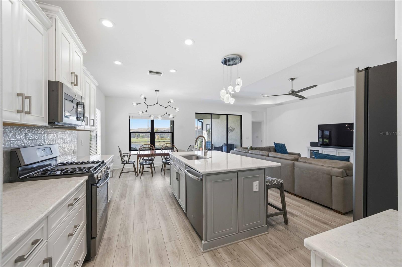 Image 8 of 62 For 225 Benedetto Court