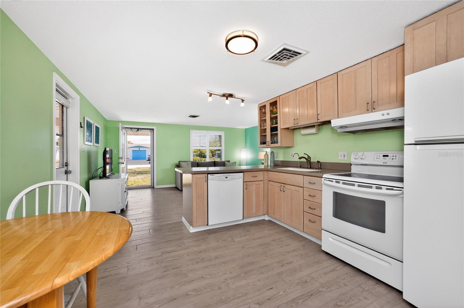 Image 11 of 45 For 2550 10th Street