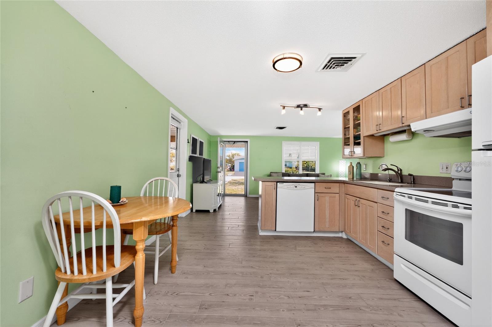 Image 12 of 45 For 2550 10th Street