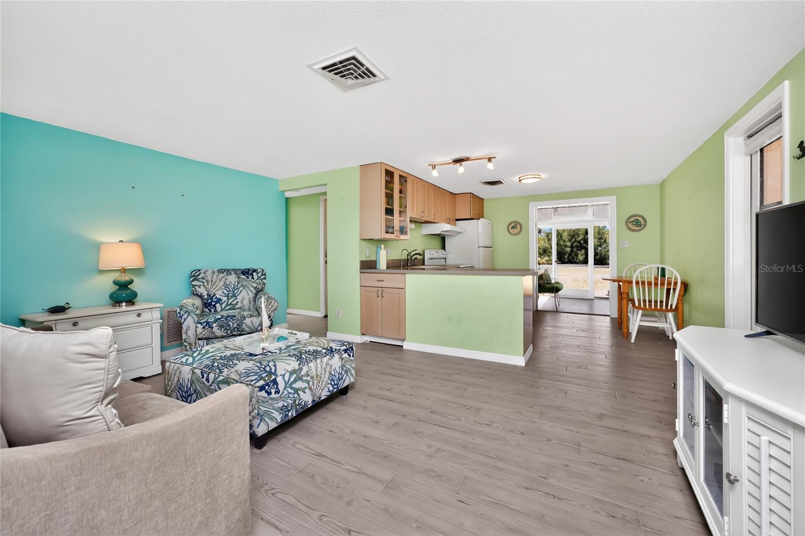 Image 4 of 45 For 2550 10th Street