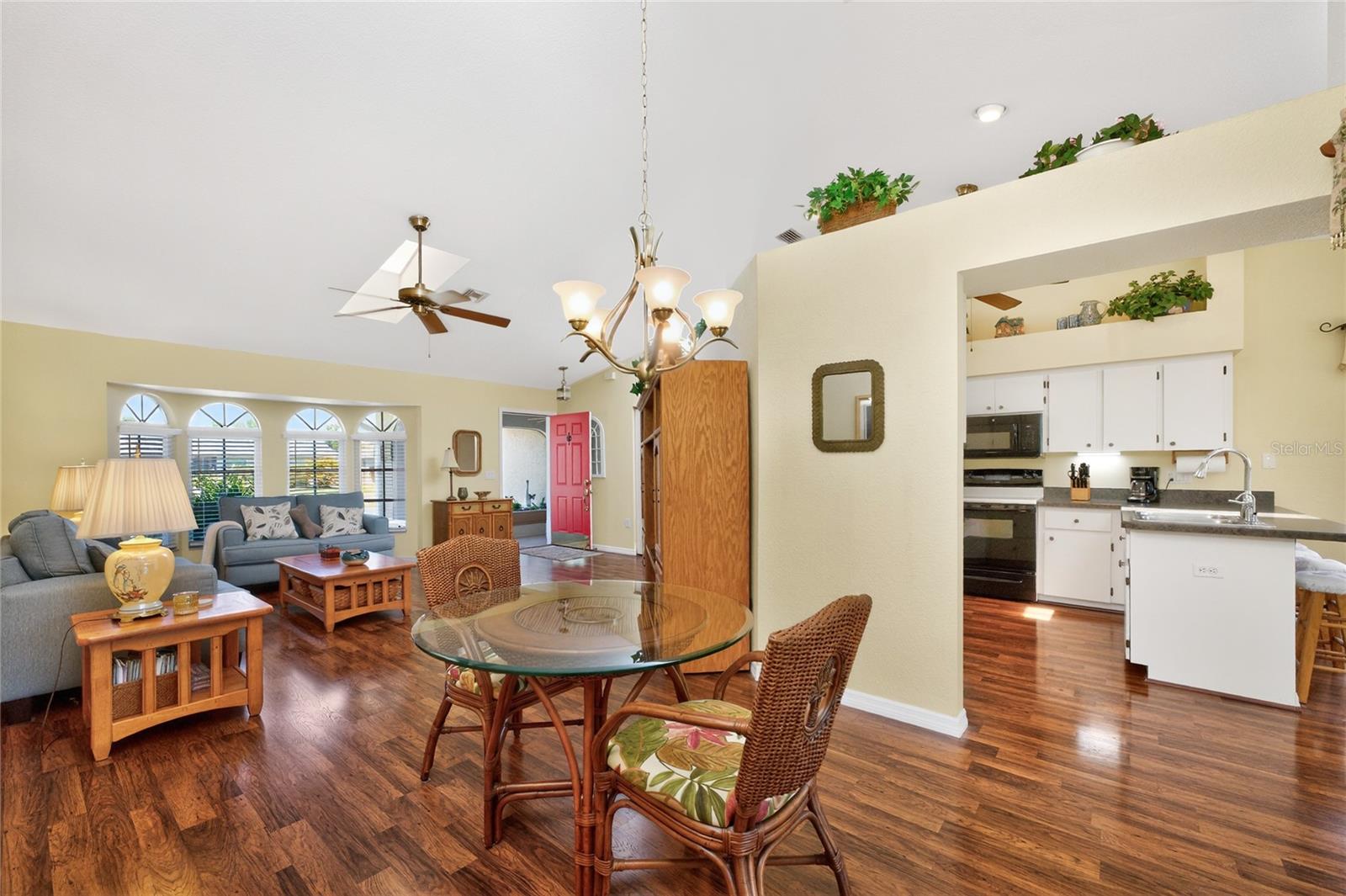 Image 17 of 61 For 10349 Greenway Avenue