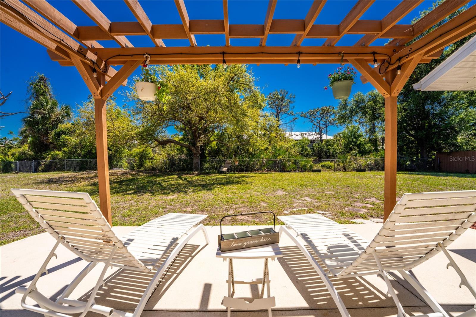 Image 42 of 61 For 10349 Greenway Avenue