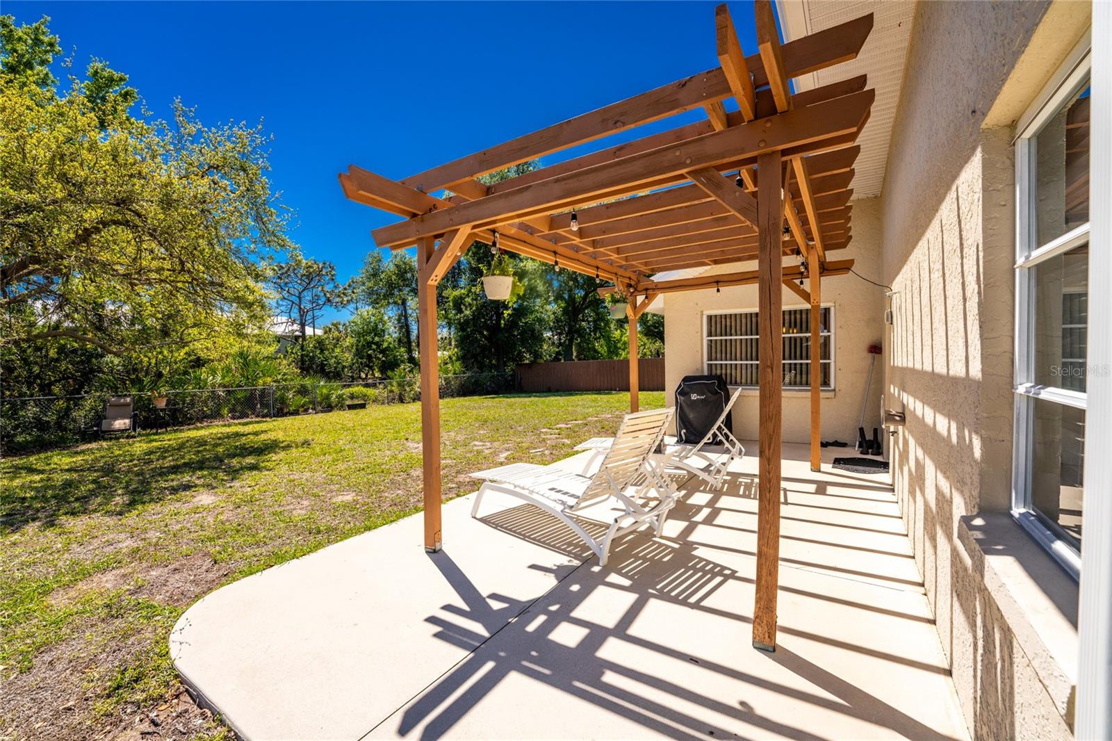 Image 43 of 61 For 10349 Greenway Avenue