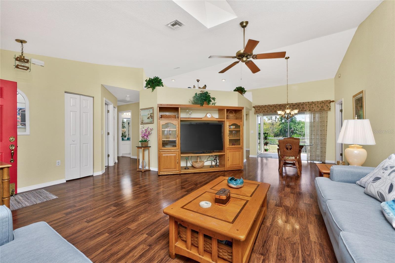 Image 7 of 61 For 10349 Greenway Avenue